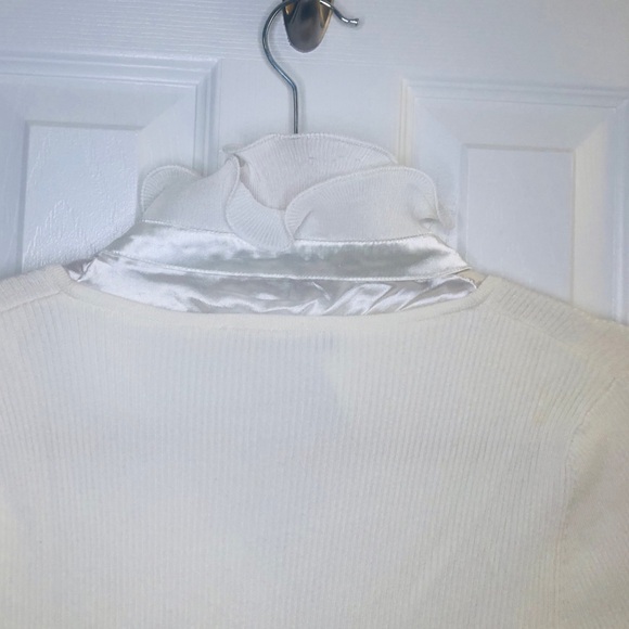 Cyrus Ribbed Cream Sweater with White Ruffled Neck - Picture 5 of 11